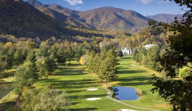 Luxury Condo-Golf, Pool, Fitness Center & Mountain Views!