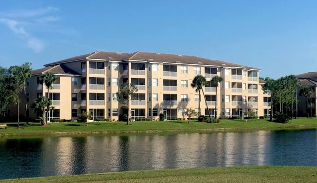 Luxury Condo in Cedar Hammock - Gated Golf and Tennis CC - Upscale Furnished