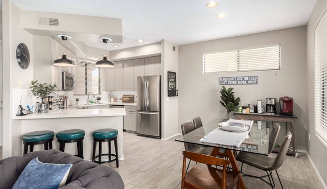 Luxury Condo in exclusive Bridges at Ocotillo GATED COMMUNITY *Ground Floor*