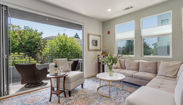 Luxury Condo in Napa Downtown