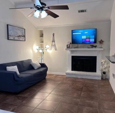 Luxury Condo in the Heart of BR