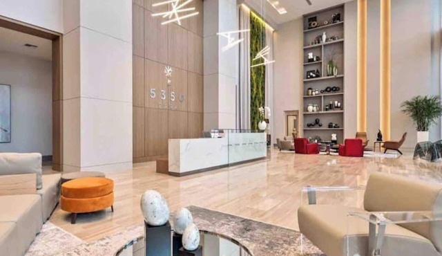Luxury Condo in the heart of Doral, a friendly and safe community. located.