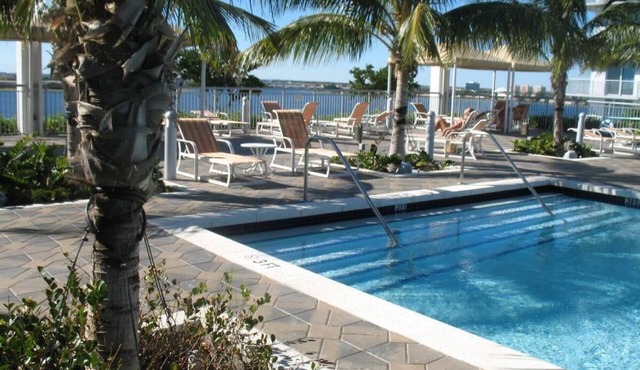 Luxury Condo Located Near Restaurants, Theaters & Beaches.