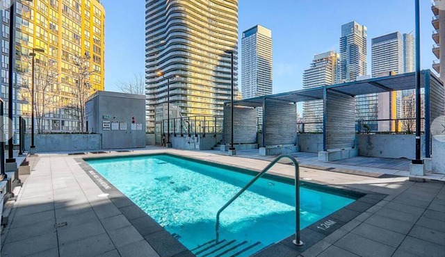 Luxury Condo on Bay Street