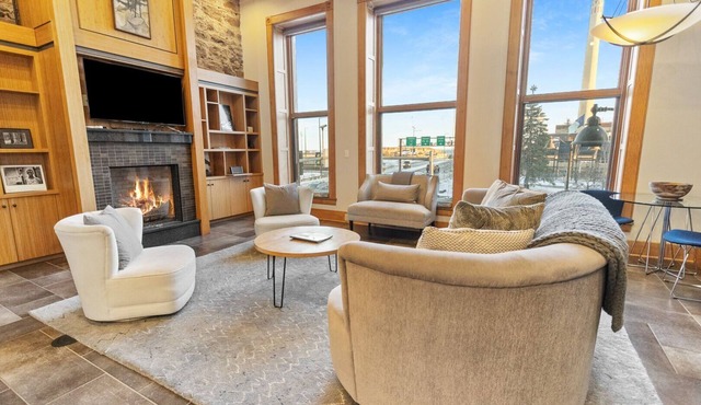 Luxury Condo | Paddle North w/Private Sauna & Gym