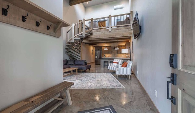 Luxury Condo Private Hot Tub Mtn Views 7 mi to GNP