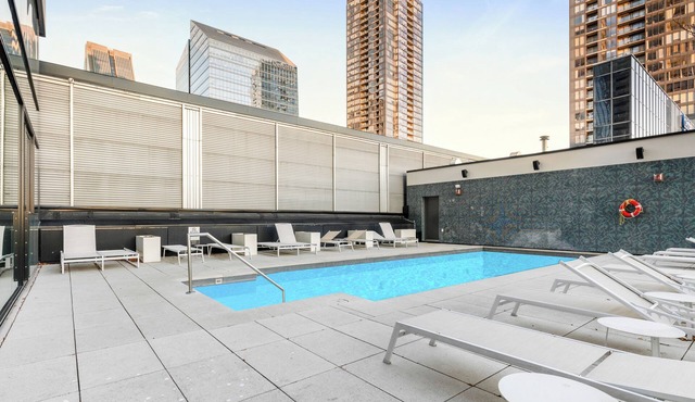 Luxury Condo-Tour des Canadiens- 1BR -Great View!