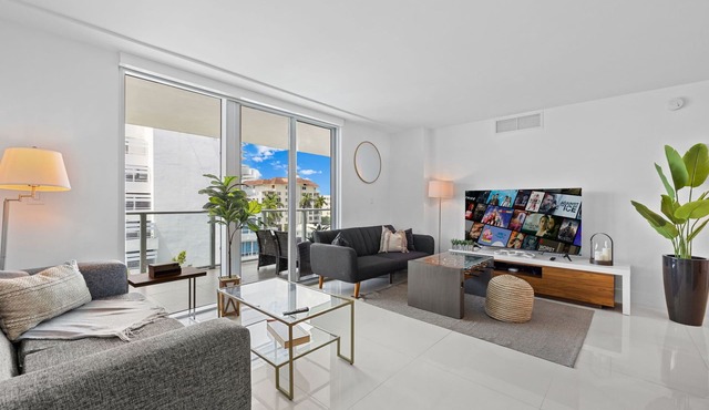 Luxury Condo w/Rooftop Pool ~ 5-Min to Beach