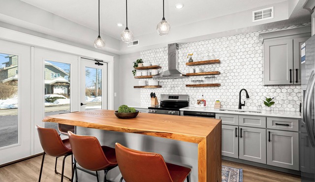 Luxury Condo w/Beach Access | Dragestil 715-1