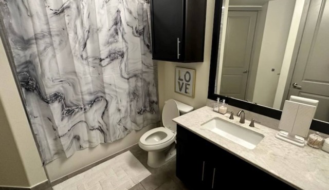 Luxury condo with stunning views in prime location - perfect home away from home
