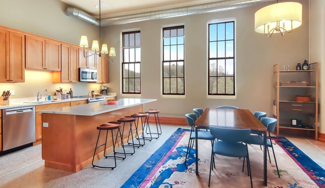 Luxury Condo with Large Balcony