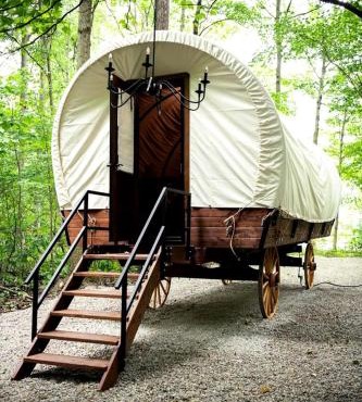 Luxury Conestog Wgon, Perfect for Weekend Glmping Escpe from Dyton, Ohio