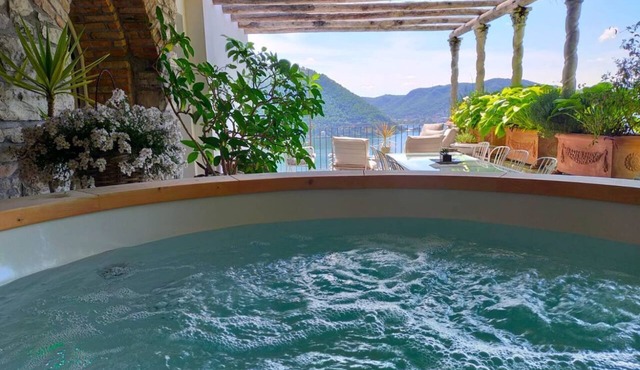 Luxury Convent-Finnish Wooden Jacuzzi/LakeViews/AC