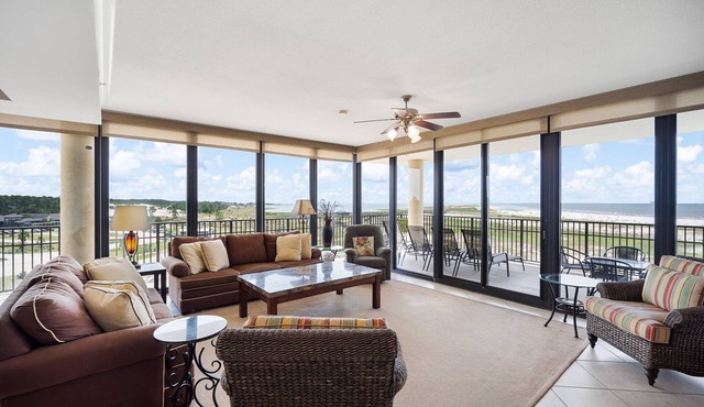 Luxury Corner Condo on the 5th Floor with Panoramic Views of Dauphin Island