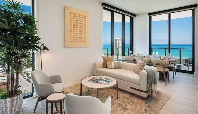 Luxury Corner Condo with Panoramic Ocean Views