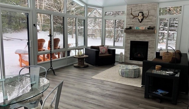Luxury cosy retreat in the village of White Lake