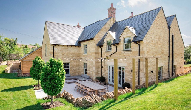 Luxury Cotswolds Retreat near Soho Farmhouse | Family & Dog Friendly