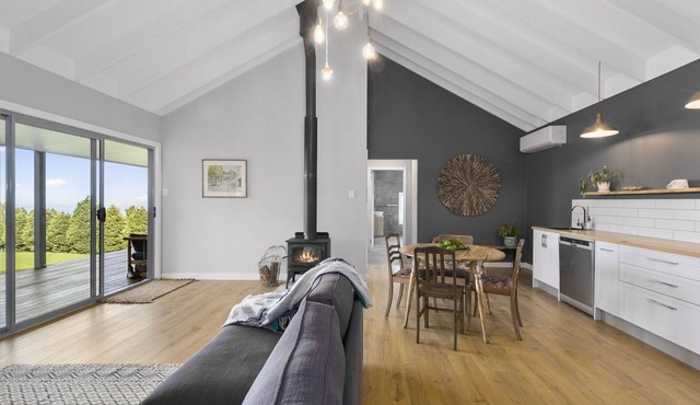 Luxury cottage with big city views