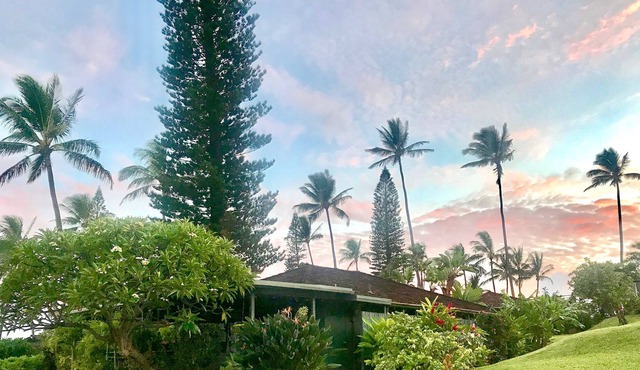 Luxury Cottage-Central Air-Large outdoor Lanai-Easy beach access