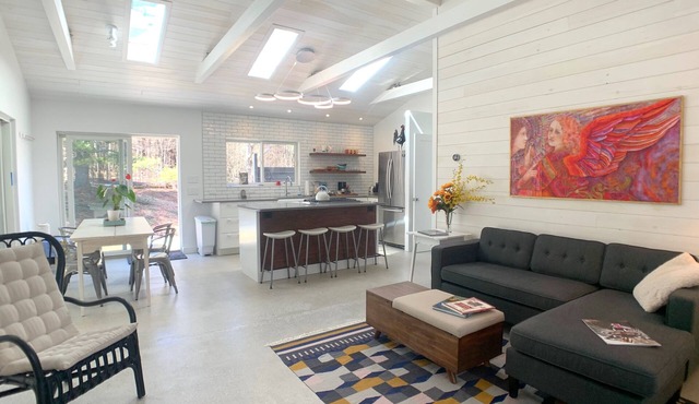 Luxury Cottage for 2. Very close to Woodstock, NY.