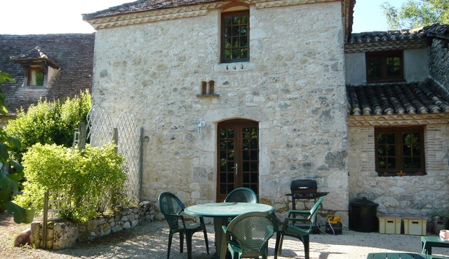 luxury cottage for adult couples, peaceful, unobstructed views, large swimming pool