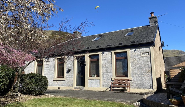 Luxury cottage, hot tub and wood burner, ideal for families celebrations.