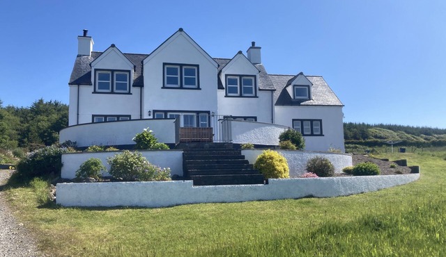 Luxury Cottage in a Scottish Coastal location with view over rolling countryside
