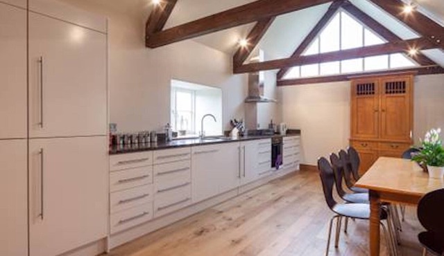 Luxury cottage in idyllic setting (Sleeps 6)