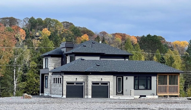 Luxury Cottage Muskoka Escape| Ski-Hidden Valley|Beach|Huntsville|Algonquin| BBQ