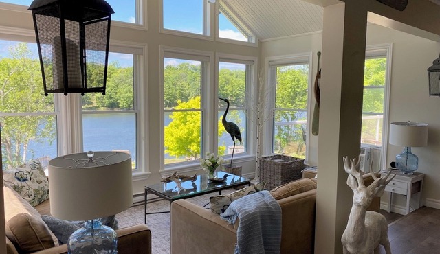 Luxury cottage on beautiful lakefront with hot-tub & private bunkie. New to VRBO