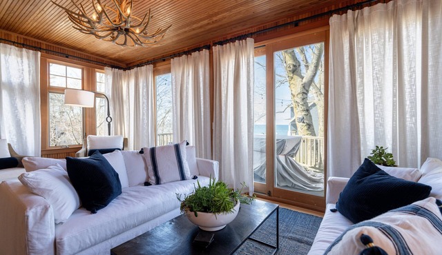 Luxury Cottage | Private Beach Access | Fire Table + Chef Kitchen