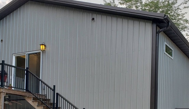 Luxury Country Chic Loft Apt on the Great Western Bike Trail Handicapped Access.