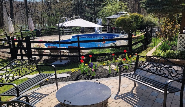 Luxury Country Cottage guest suite