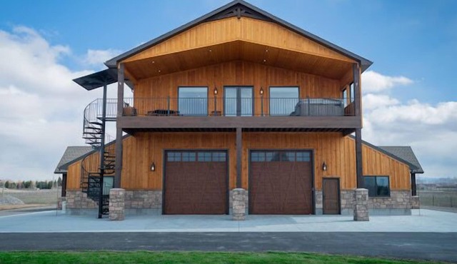 Luxury Country Guest Suite, Sleeps 10, Hot Tub