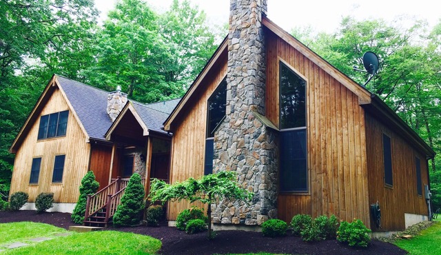 Luxury Country Home in the Swinging Bridge Lake Community