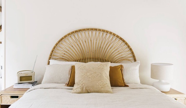 Luxury Countryside Retreat House with Hot Tub, Yoga Studio & Fire Pit