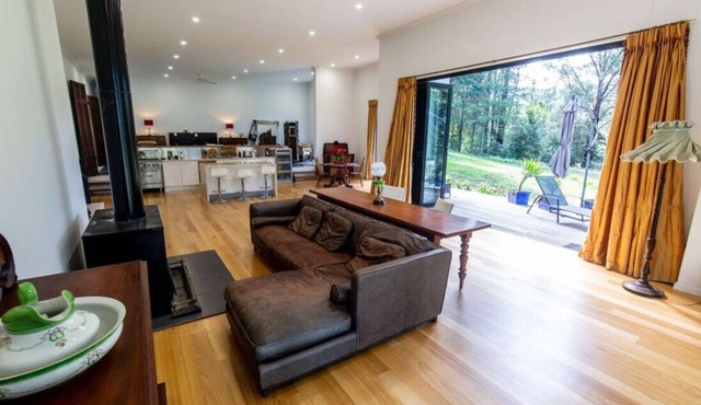 Luxury Couple + infant &/or extra adult Access whole house Seclusion Views Beach