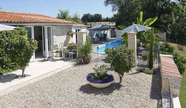 Luxury couples gite near Aubeterre Sur Dronne, South West France