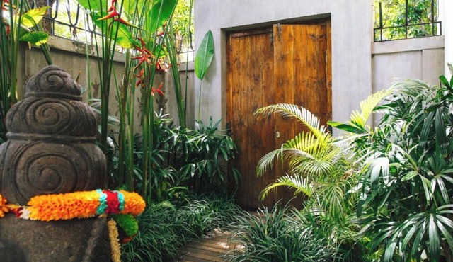 Luxury couples or solo traveller Villa in heart of Seminyak