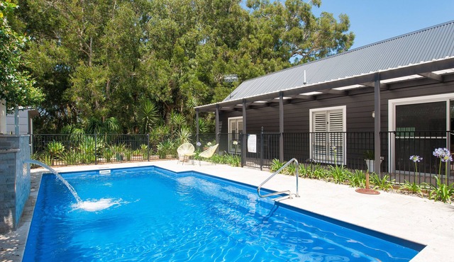 Luxury Couples Retreat with Heated Private Pool in Salamander Bay