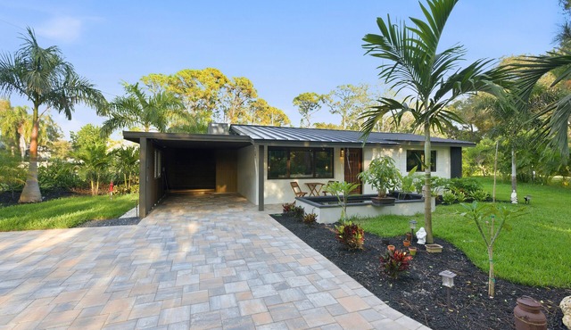 Luxury couples hideaway