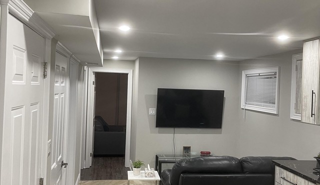Luxury & cozy 2 bedroom basement unit with own entrance