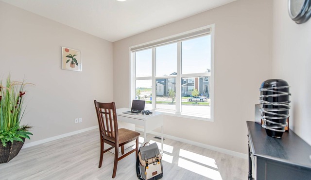 Luxury cozy home in the south of Calgary