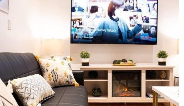 Luxury Cozy Suite 20min to Downtown Stampede +free Wifi+ Free Parking