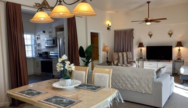 Luxury creek front 1 bedroom condo 15 minutes drive to State College(Penn State)