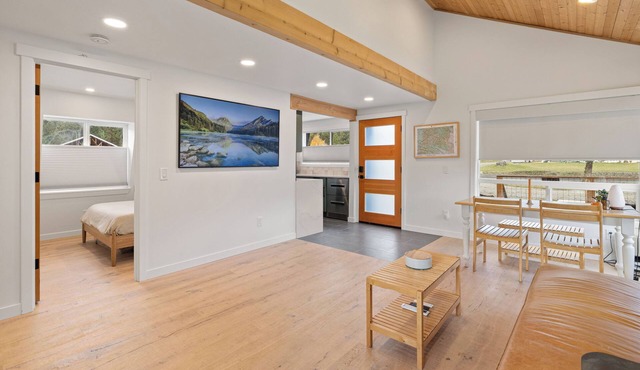 Luxury Custom Cabin with Sauna– Near Lake Cle Elum, Skiing, & Downtown Roslyn