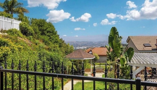 Luxury Custom Design House with View Los Angeles, close to Orange County, Disney