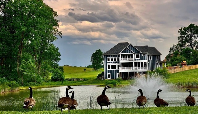 Luxury custom home long-stay family retreat in Shepherdstown