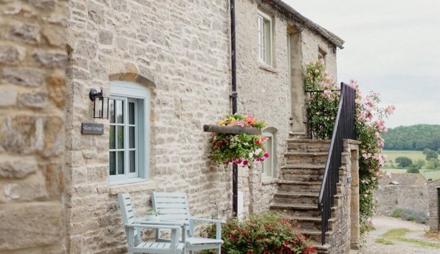 Luxury Dales village retreat, quiet private lane.