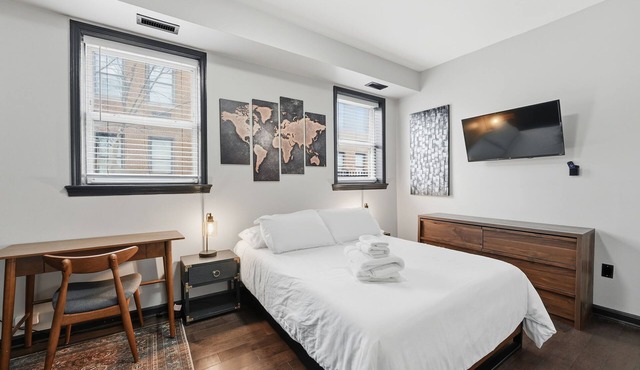 Luxury DC Apt: Walkable, Monthly & Easy Parking!